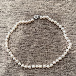 Beautiful faux pearl necklace